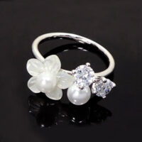 Mother of Pearl Flower Ring